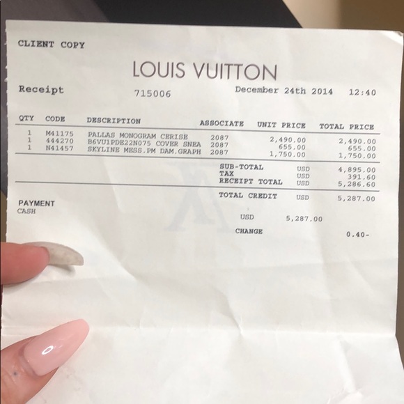 Louis Vuitton Sneakers - Picture 2 of 2